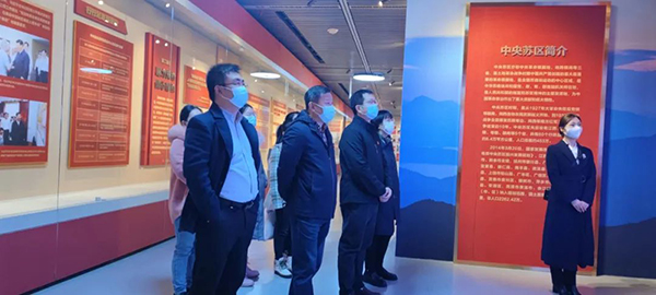 安博电子党支部参加“参观苏区振兴十周年成就展及红色图书馆”的专题活动
